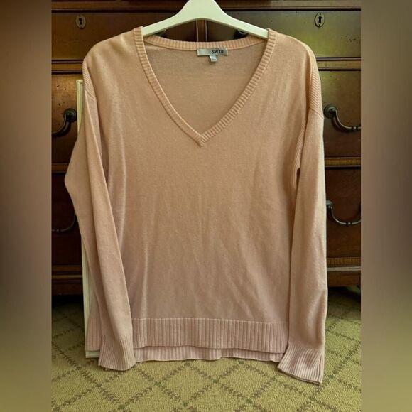SWTR Pale Pink V-neck cashmere blend long sleeved pullover sweater NWOT L - Picture 1 of 8